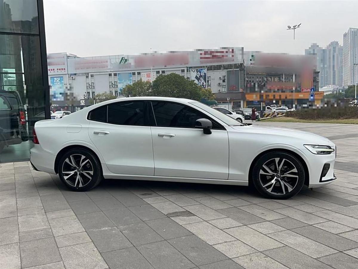 沃爾沃 S60L  2021款 T4 智遠(yuǎn)運(yùn)動(dòng)版圖片