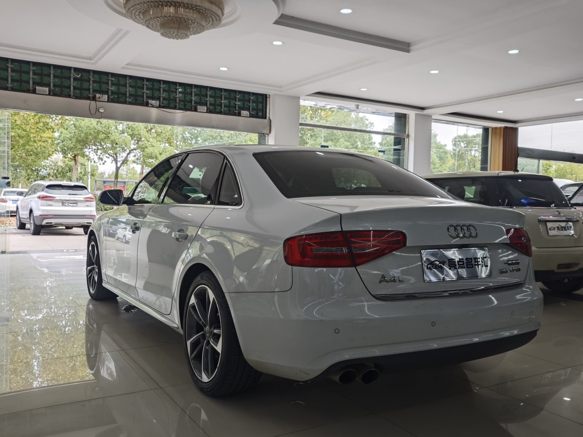 2015年4月奧迪 奧迪A4L  2015款 35 TFSI 自動標準型