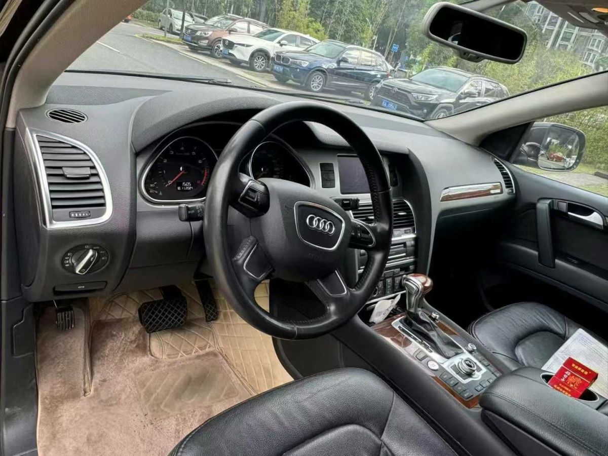 奧迪 奧迪Q7  2013款 Q7 35TDI quattro 領(lǐng)先型圖片