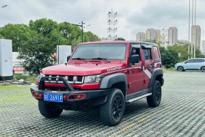 BJ40 北京 40L 2.3T 自动四驱环塔冠军版