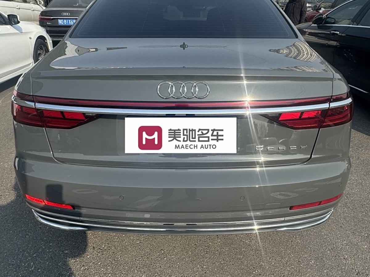 奧迪 奧迪A8  2022款 A8L Horch創(chuàng)始人版 經(jīng)典型圖片