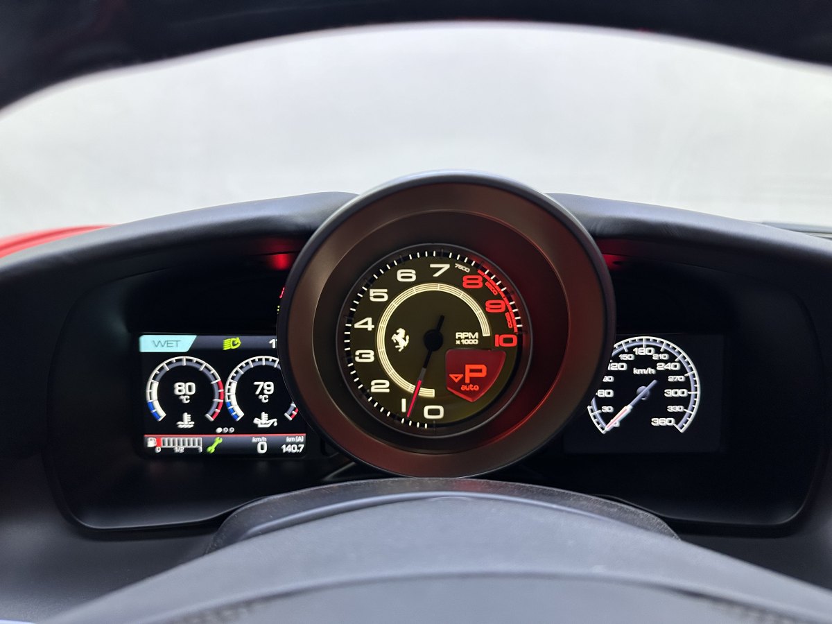 法拉利 F8 Tributo  2019款  3.9T V8图片