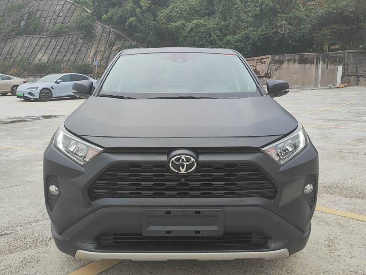 2021年1月豐田 RAV4榮放  2021款 2.0L CVT兩驅(qū)風(fēng)尚版