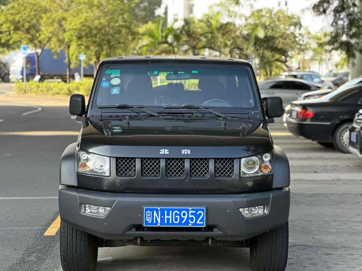 北京 BJ40  2017款 40L 2.3T 自動四驅(qū)環(huán)塔冠軍版圖片