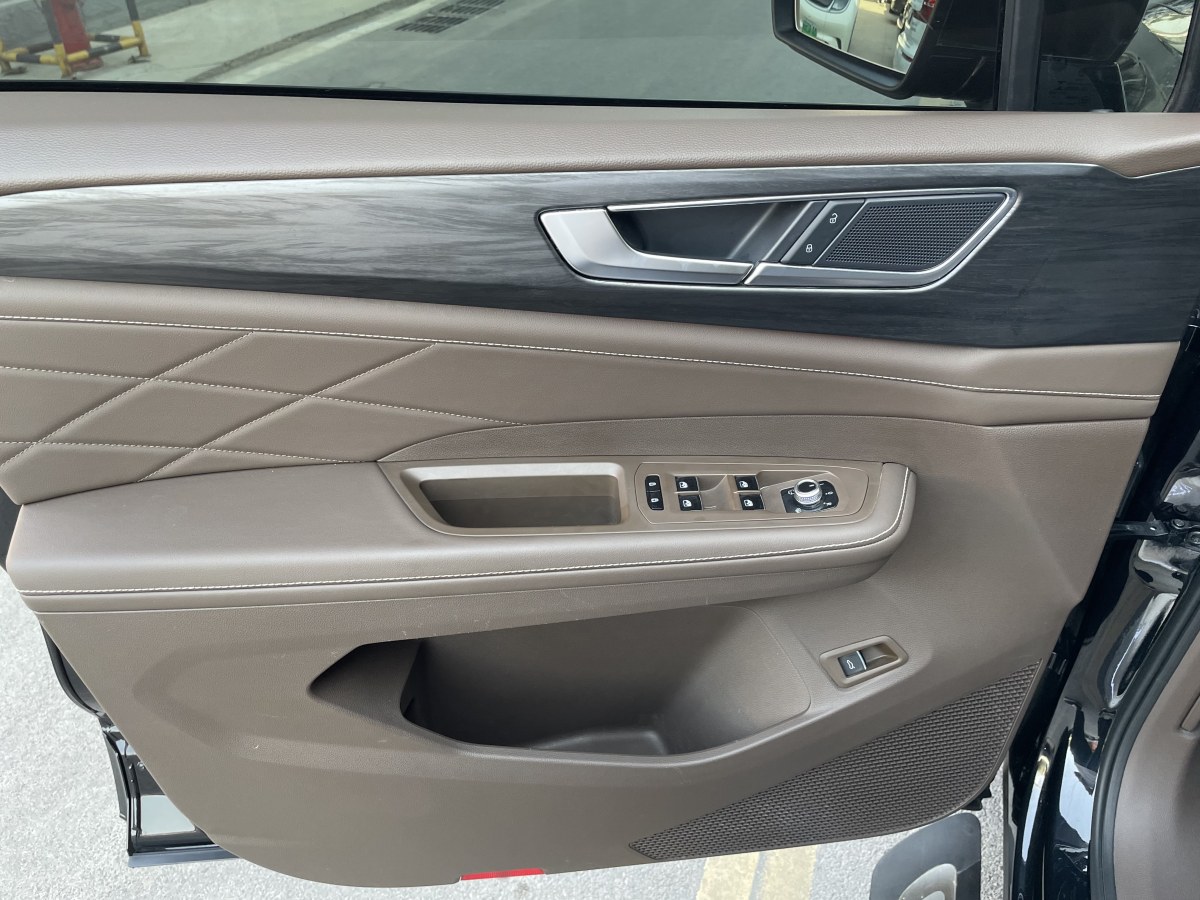 大眾 威然  2023款 改款 380TSI 尊貴版圖片