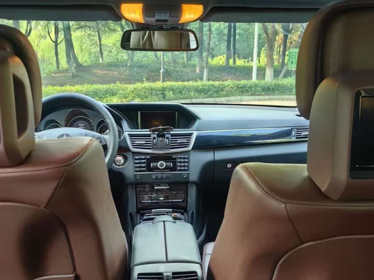 奔馳 奔馳E級  2011款 E 300 L 優(yōu)雅型圖片