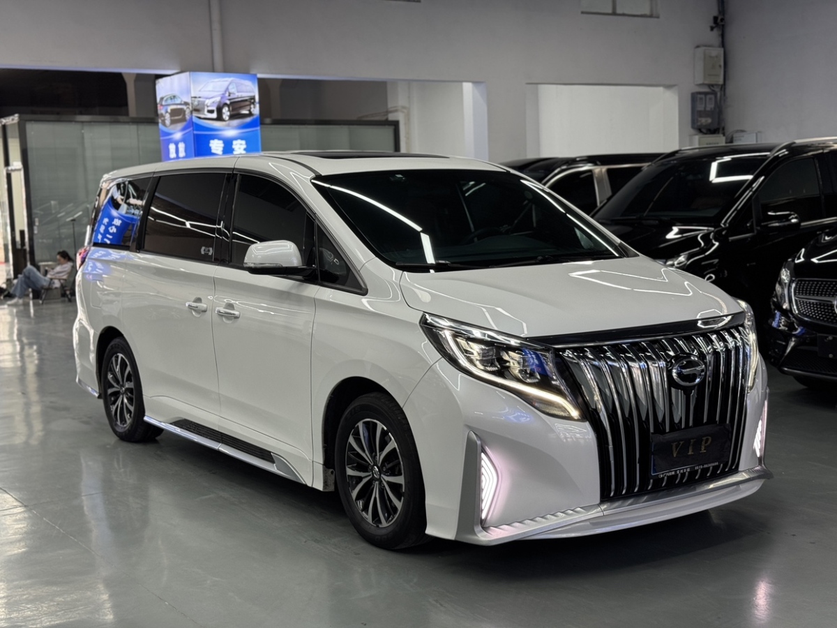 廣汽傳祺 M8  2023款 領(lǐng)秀系列 390T 尊享版圖片