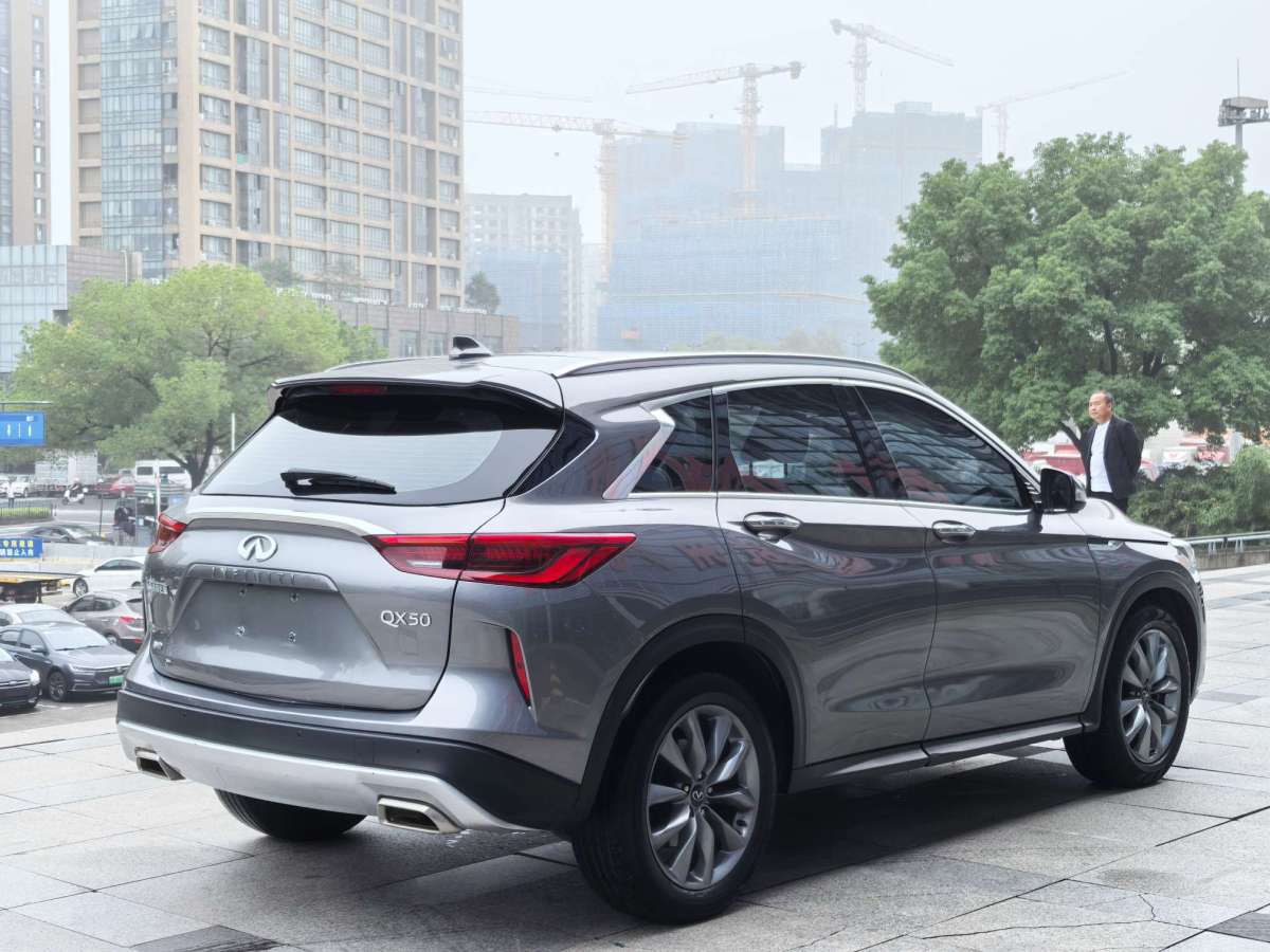 2021年4月英菲尼迪 QX50  2020款 改款 2.0T 四驅(qū)菁英版