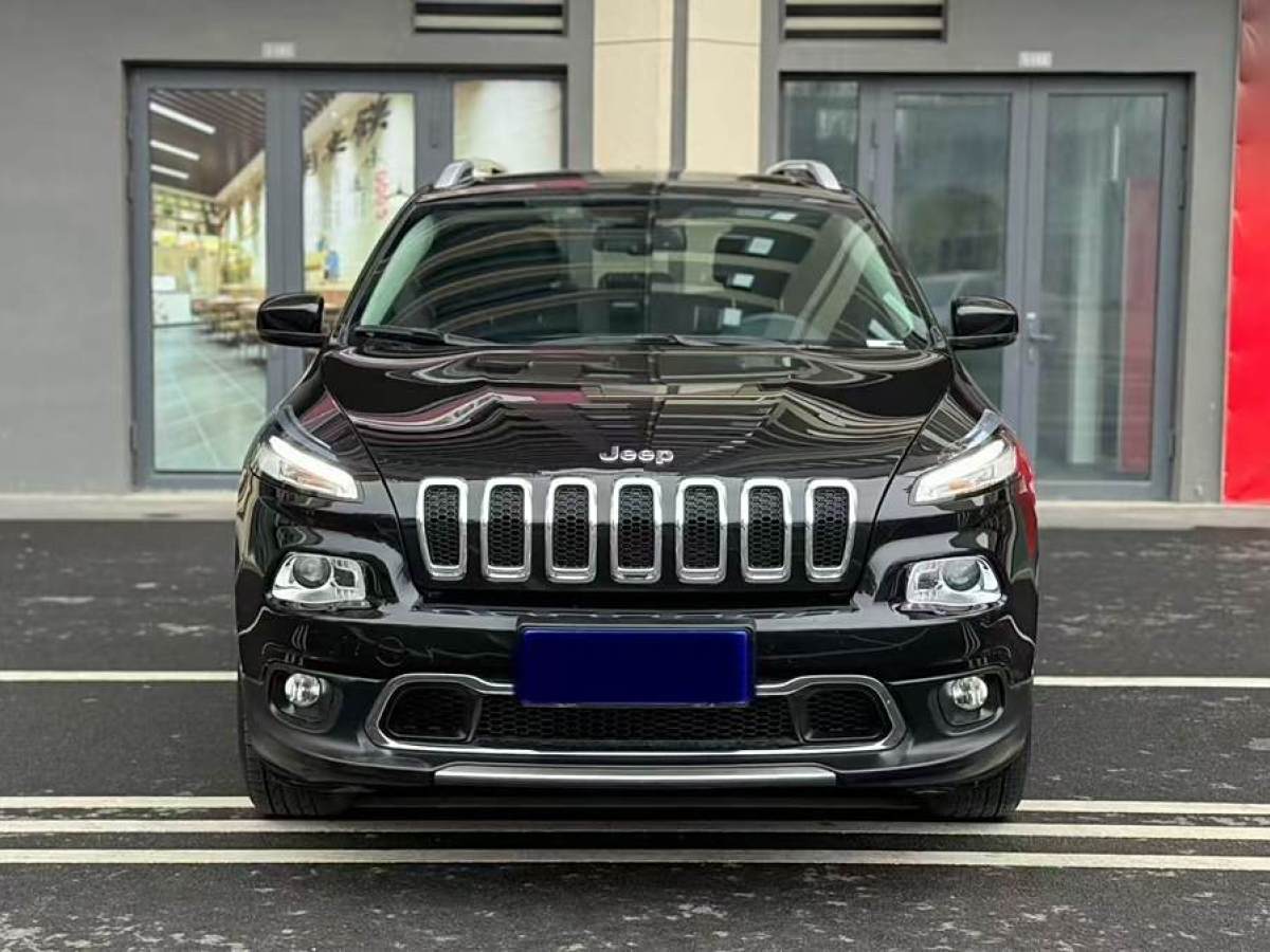 Jeep 自由光  2020款 2.0L 兩驅(qū)安全升級版圖片