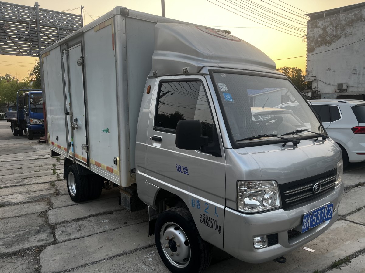 2019年4月福田 祥菱V  2018款 1.5L 半承载3170轴距(平板)DAM15R