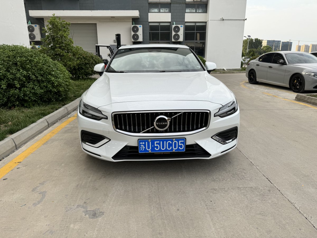 沃爾沃 S60L  2024款 B4 智遠(yuǎn)豪華版圖片
