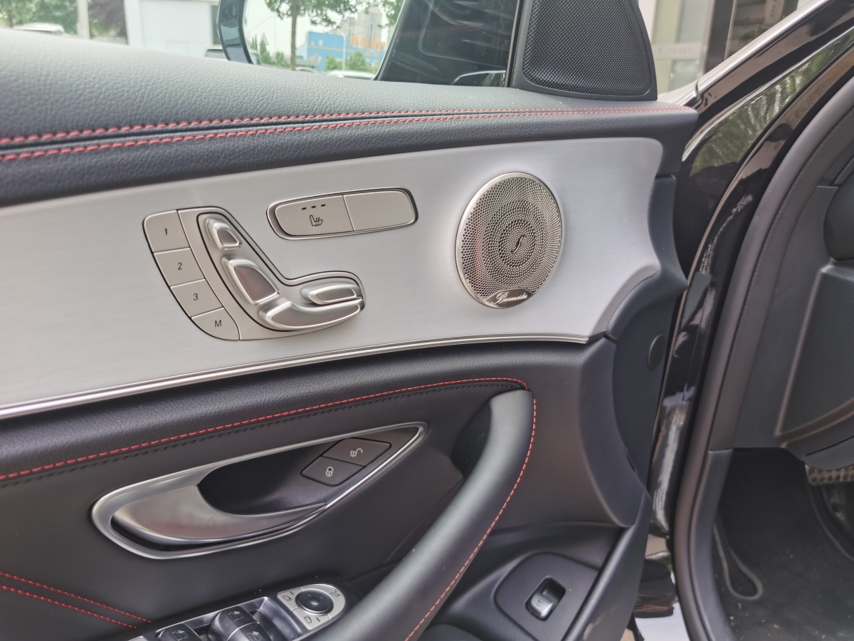 奔驰 奔驰E级AMG  2022款 改款 AMG E 53 4MATIC+图片
