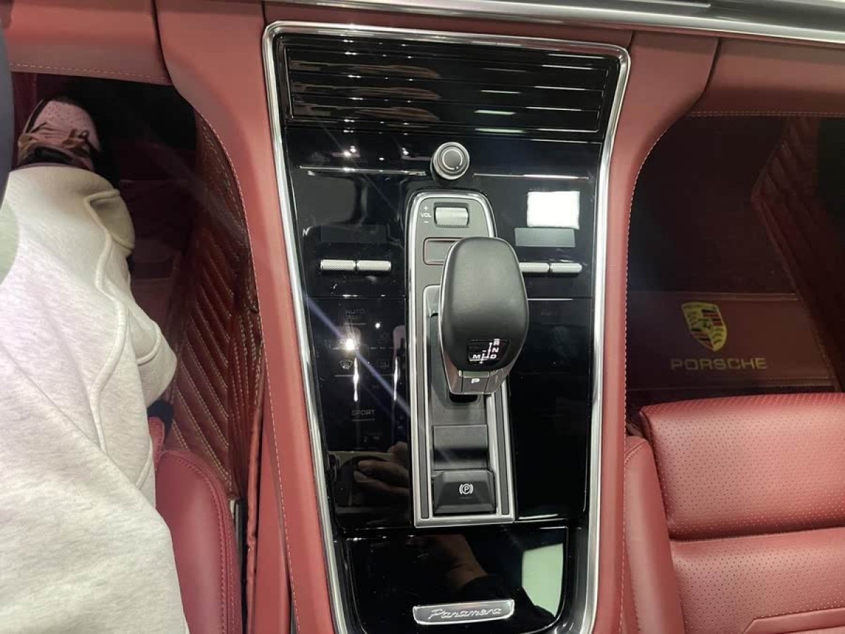 保時(shí)捷 Panamera  2019款 Panamera 4 行政加長(zhǎng)版 2.9T圖片
