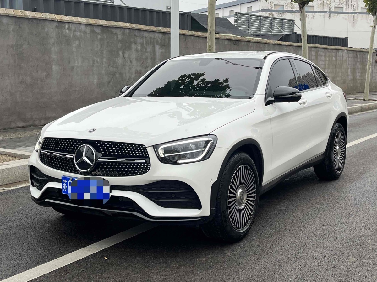 2021年3月奔馳 奔馳GLC  2022款 改款 GLC 260 4MATIC 轎跑SUV