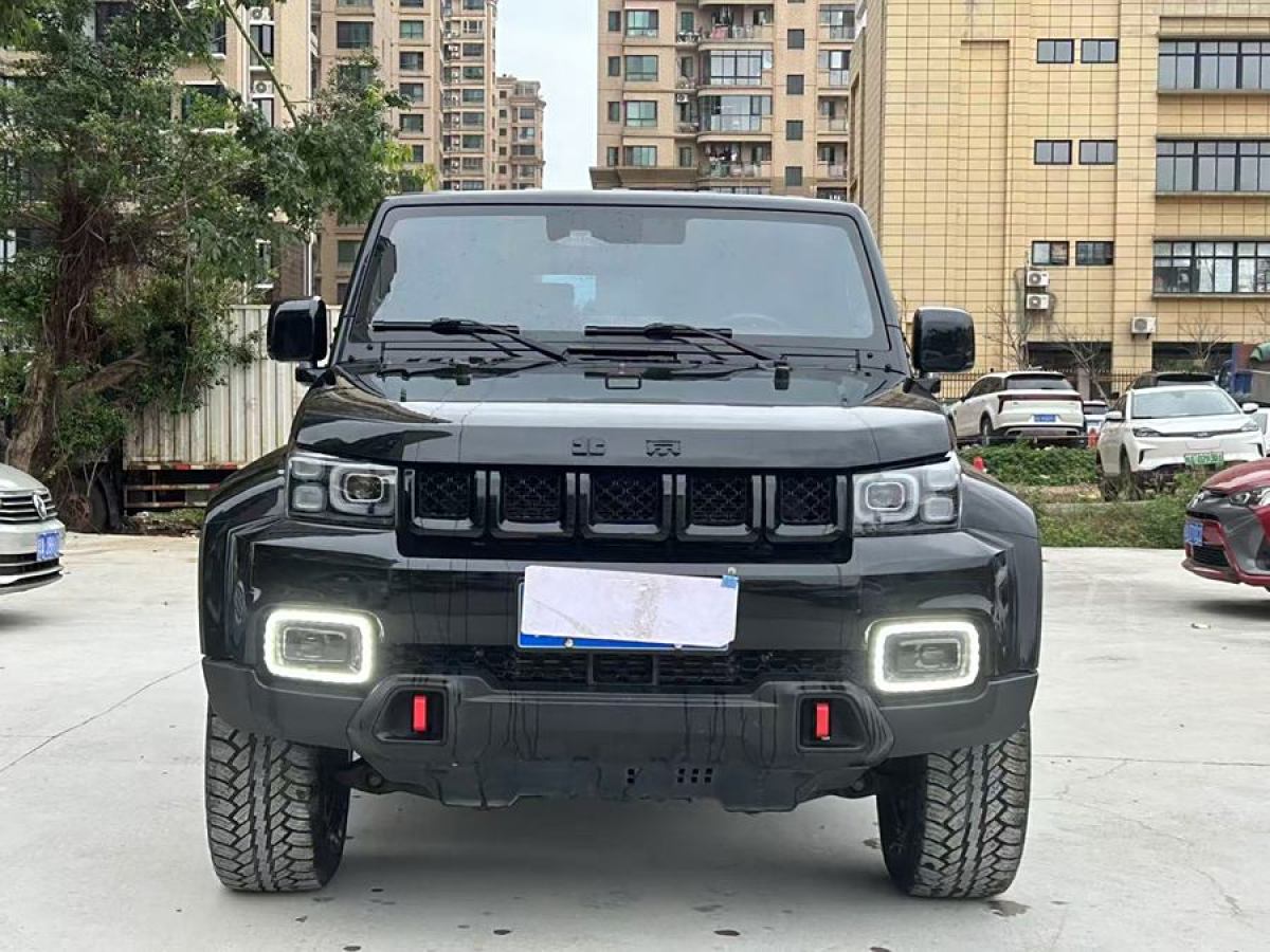 北京 BJ40  2020款 2.0T 自動四驅(qū)致敬2020版?zhèn)b客型圖片