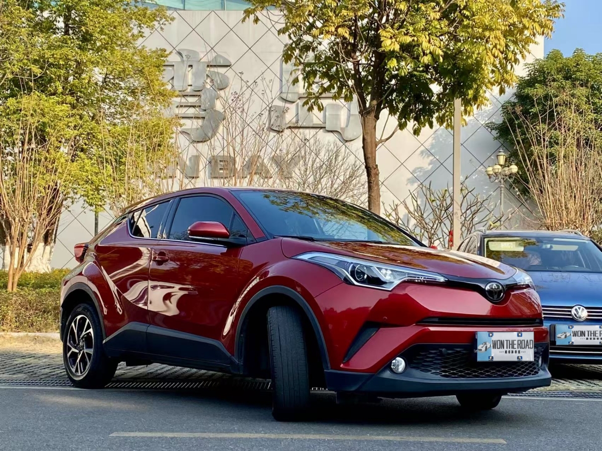 豐田 C-HR  2018款 2.0L 領(lǐng)先版 國(guó)V圖片