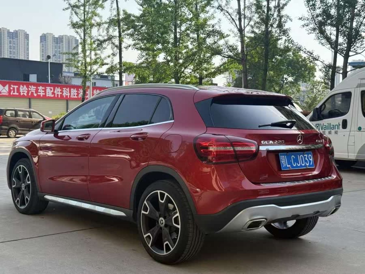 奔馳 奔馳GLA  2017款 GLA 220 4MATIC 時尚型圖片