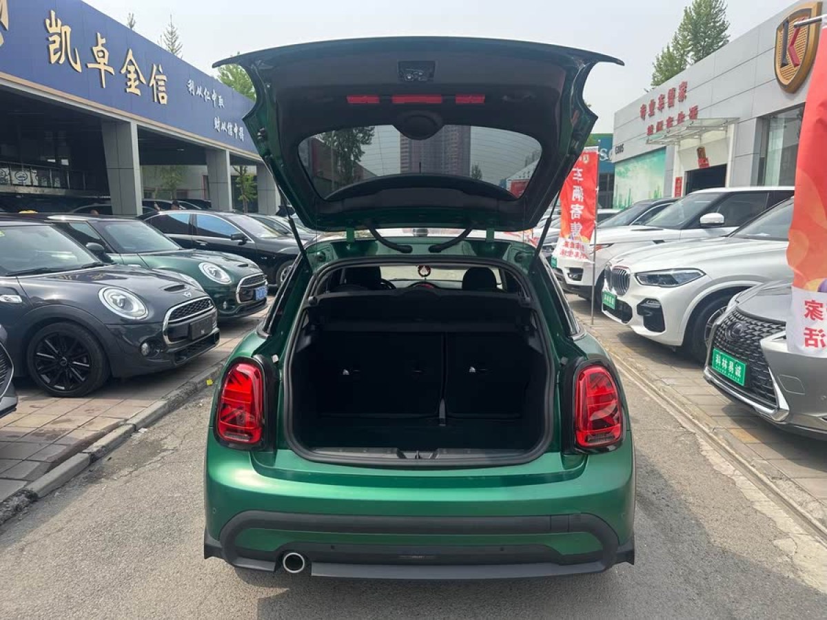 MINI MINI  2022款 改款 1.5T COOPER 經(jīng)典派 五門(mén)版圖片
