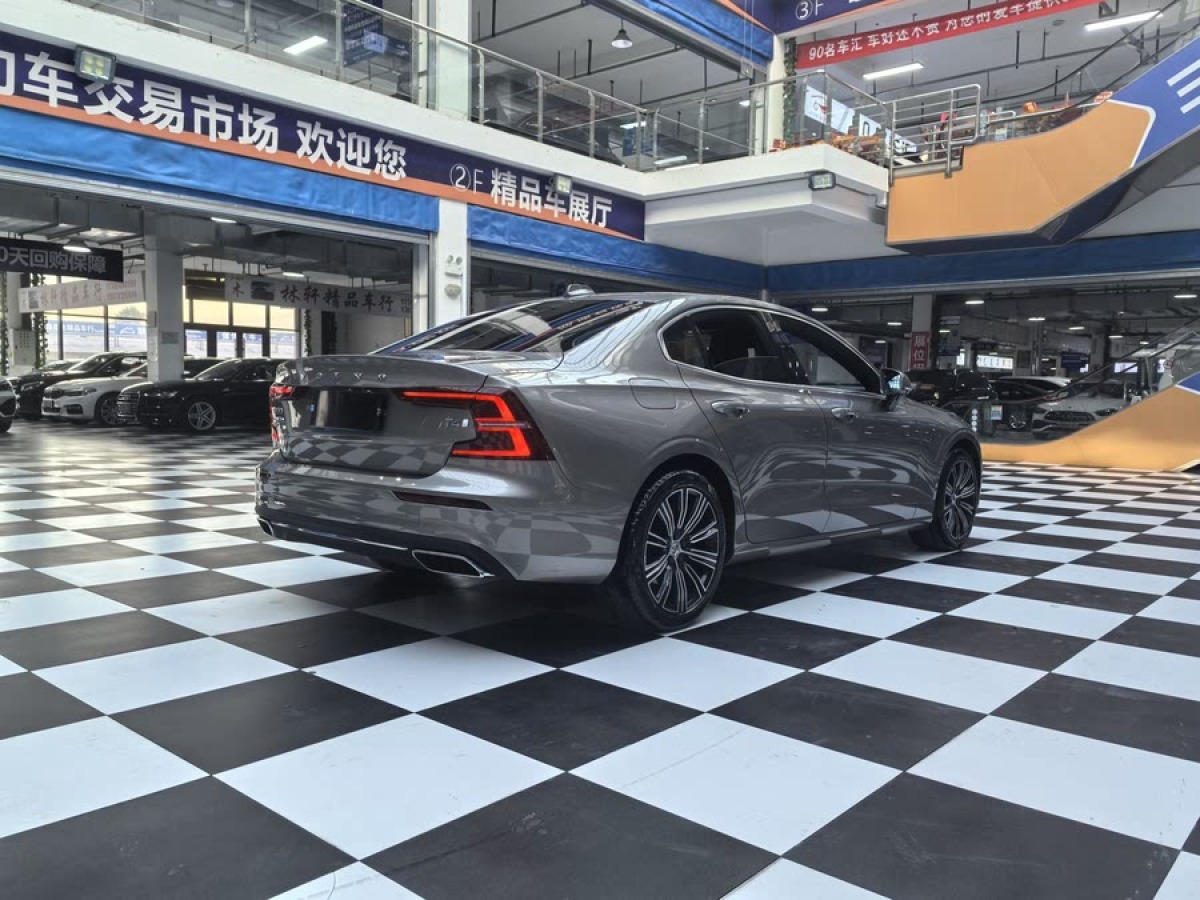 沃爾沃 S60L  2021款 T4 智遠(yuǎn)豪華版圖片