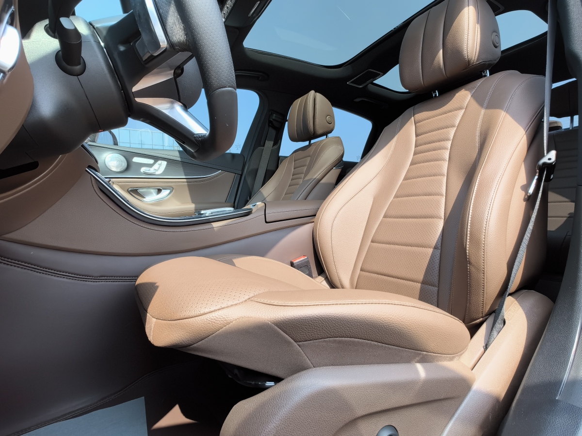 2022年1月奔驰 奔驰E级新能源  2023款 E 350 e L 插电式混合动力轿车