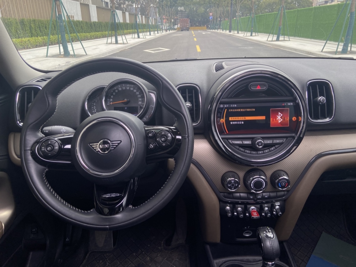 MINI COUNTRYMAN  2018款 1.5T COOPER ALL4 藝術(shù)家圖片