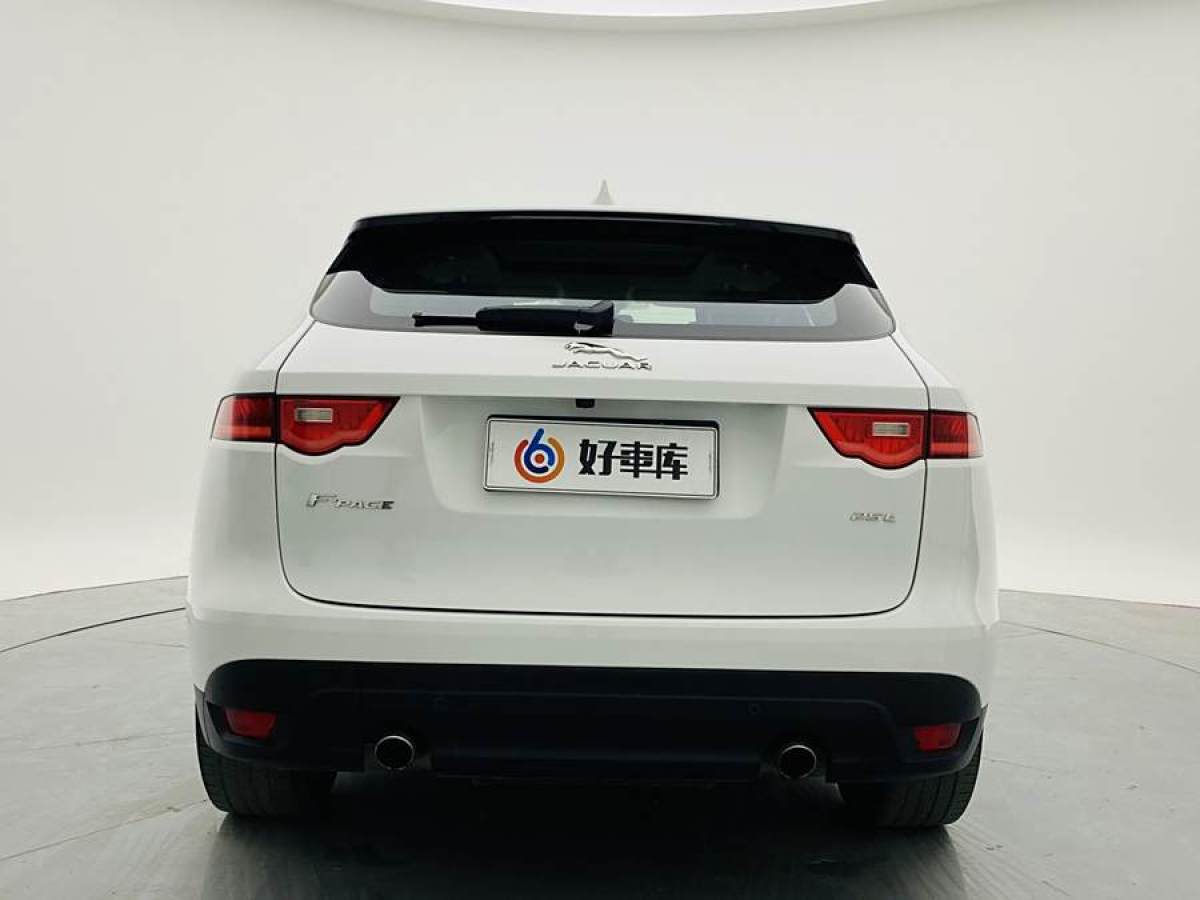 捷豹 F-PACE  2016款 2.0T 兩驅(qū)都市尊享版圖片