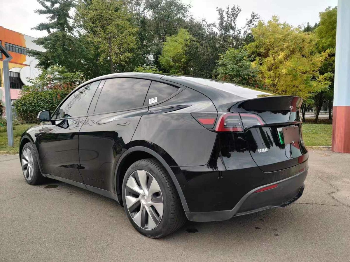 特斯拉 Model S  2023款 三電機(jī)全輪驅(qū)動(dòng) Plaid版圖片