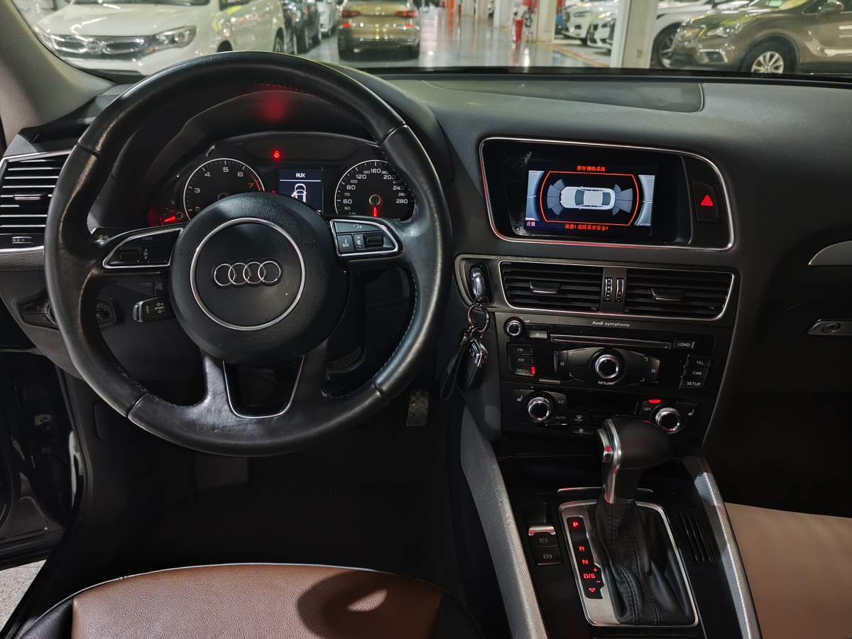 奧迪 奧迪Q5  2015款 40 TFSI 技術(shù)型圖片