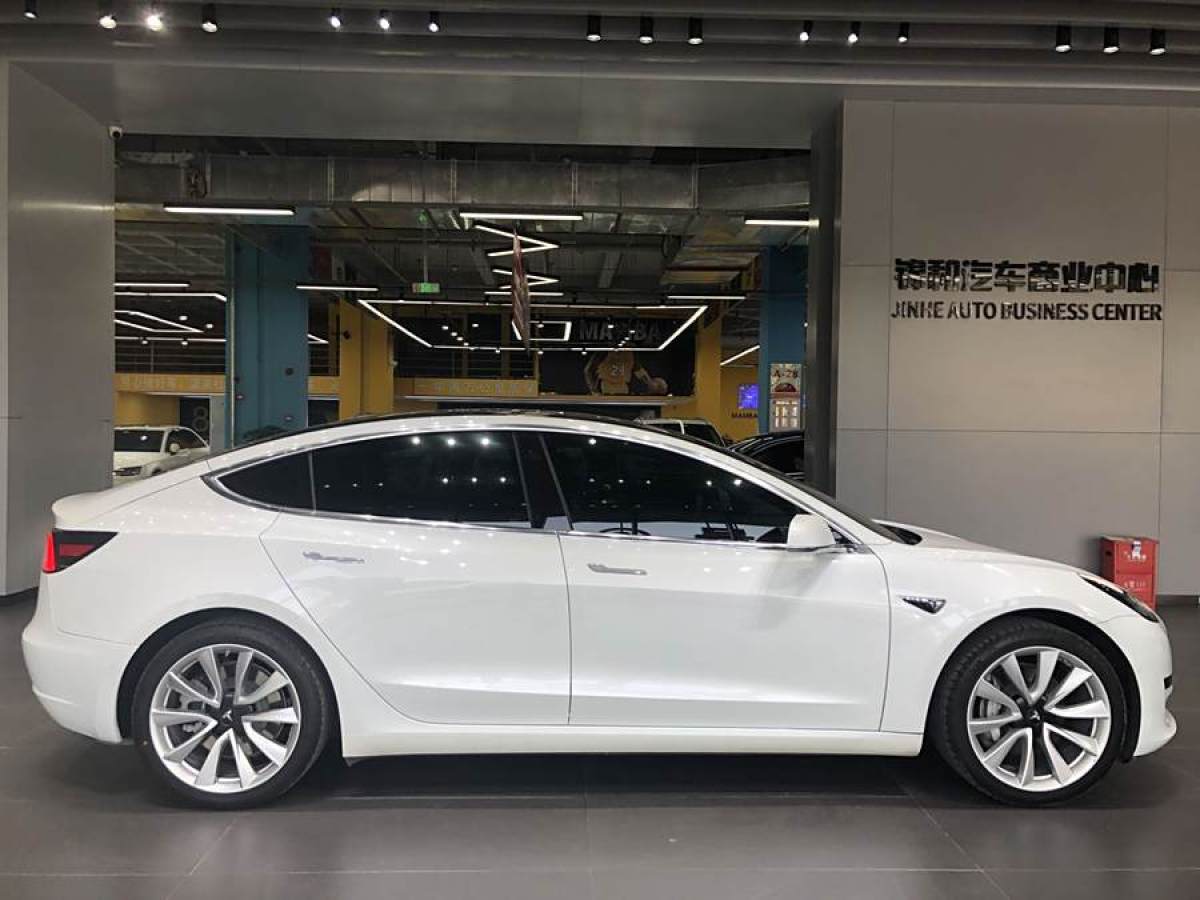 特斯拉 Model 3  2019款 標準續(xù)航后驅(qū)升級版圖片