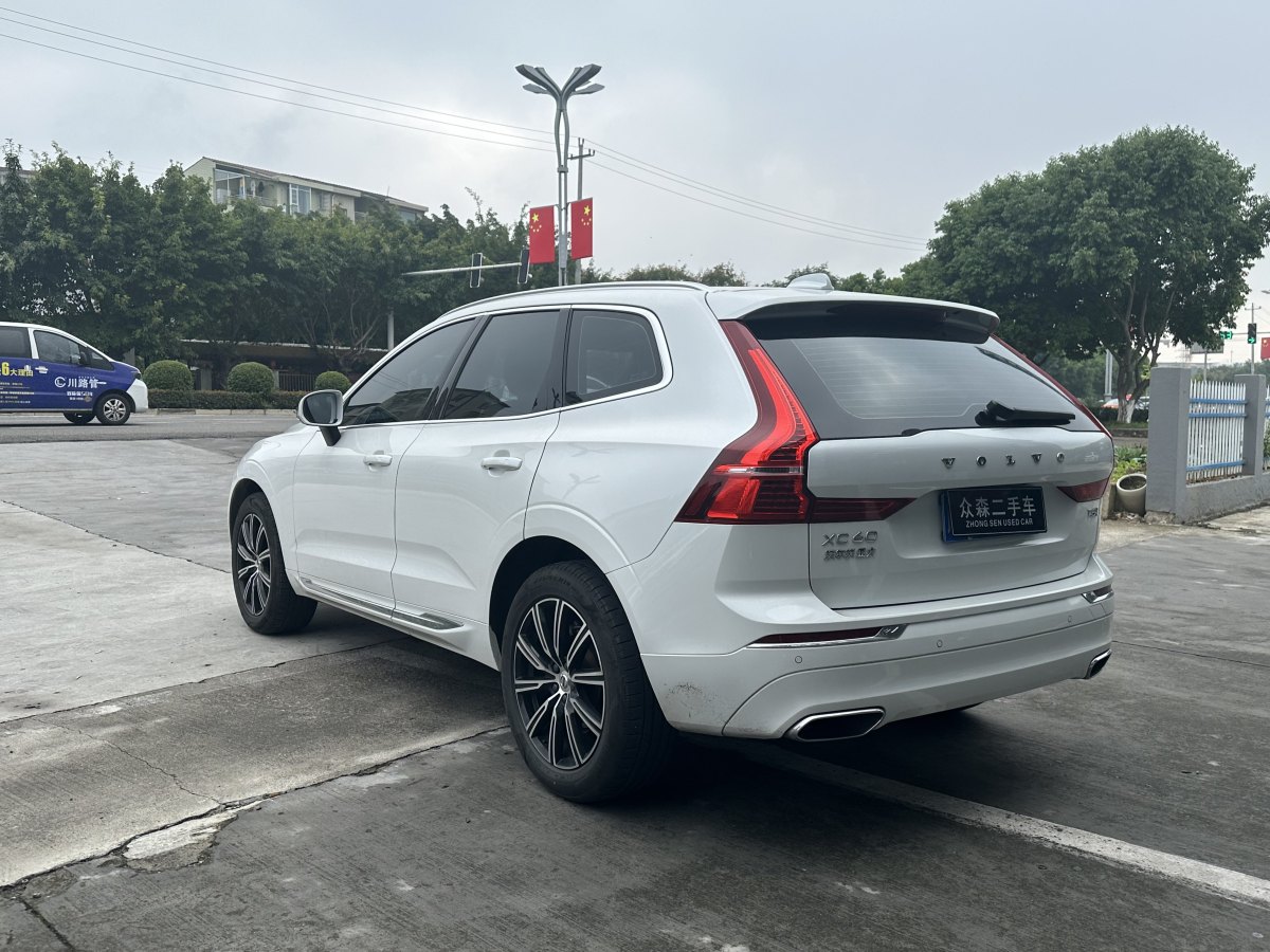 沃爾沃 XC60  2021款 T5 四驅(qū)智遠(yuǎn)豪華版圖片