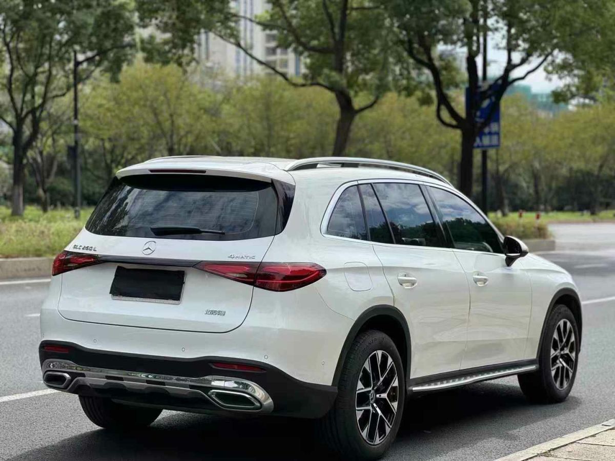 2024年1月奔馳 奔馳GLC  2024款 GLC 300 4MATIC 轎跑SUV