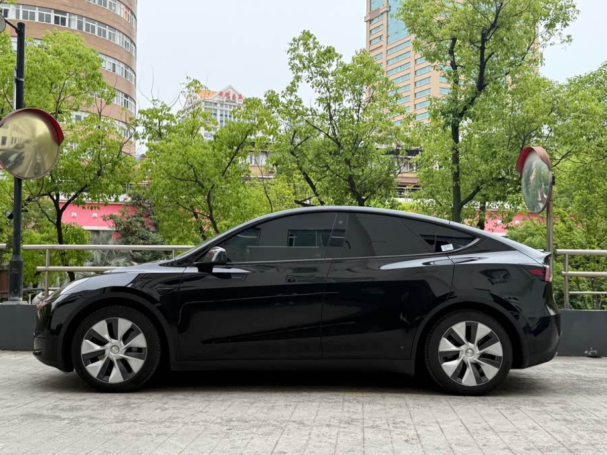 特斯拉 Model Y  2022款 改款 后輪驅(qū)動版圖片