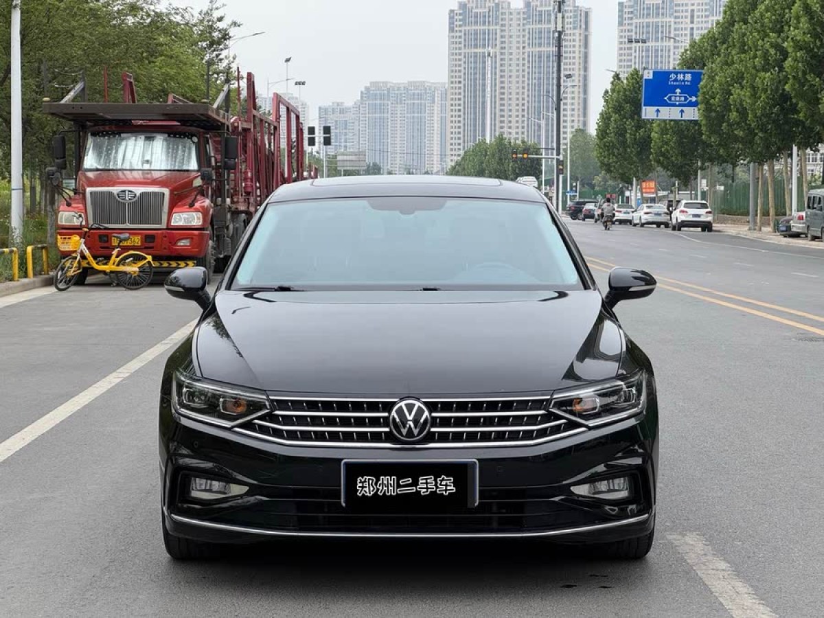 大眾 邁騰  2023款 200萬輛紀(jì)念版 330TSI DSG領(lǐng)先型圖片