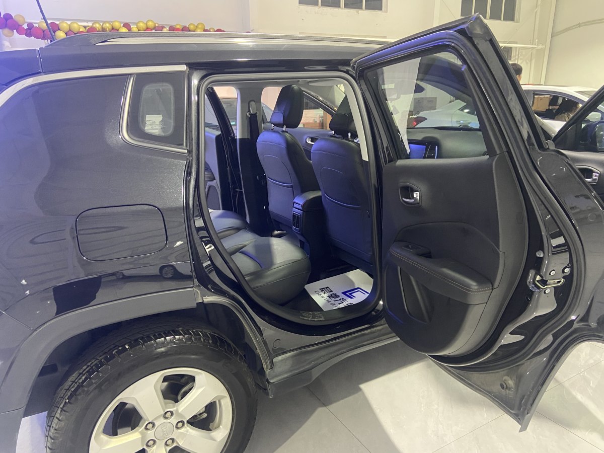 Jeep 指南者  2019款  220T 自動家享四驅(qū)版圖片