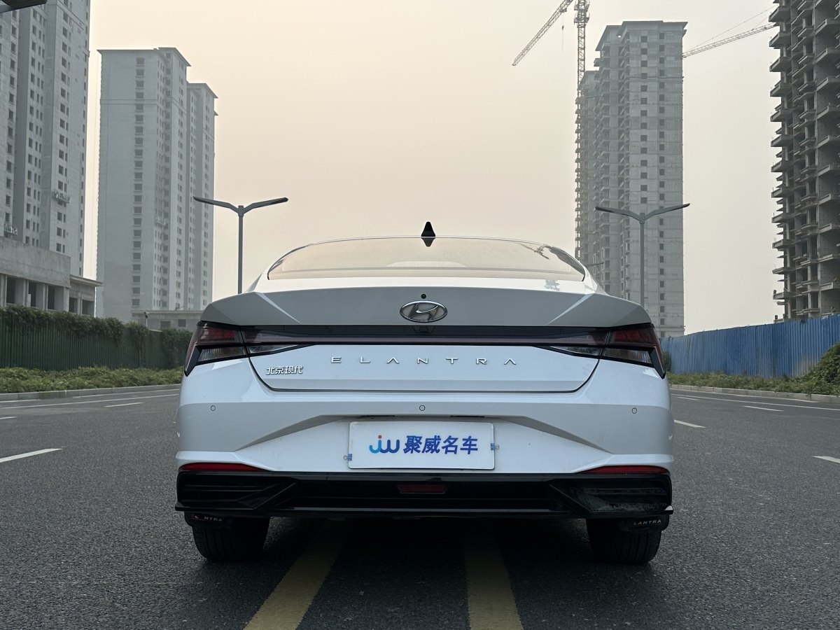 2021年5月現(xiàn)代 伊蘭特  2021款 1.5L LUX尊貴版