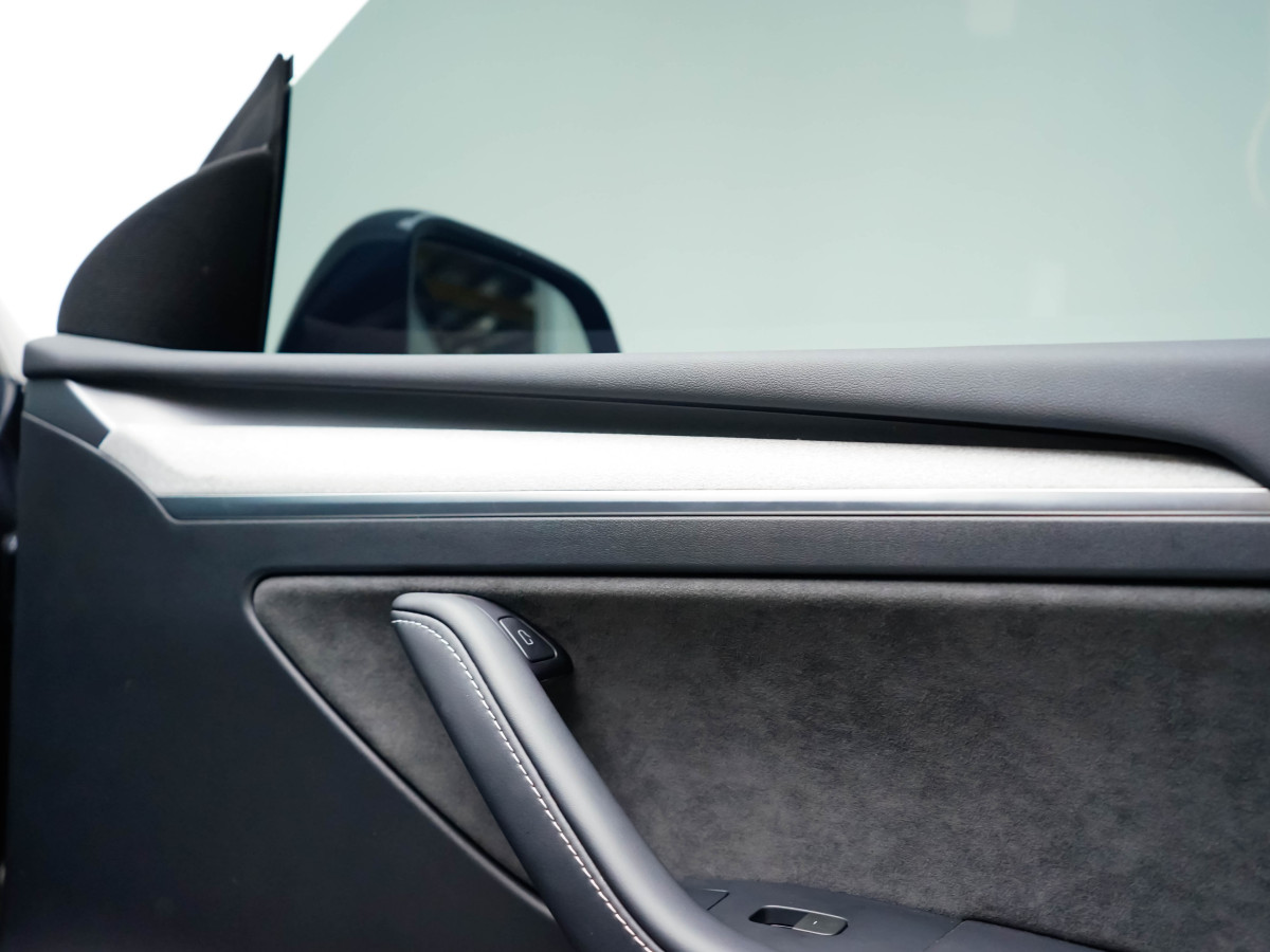 特斯拉 Model Y  2024款 后輪驅(qū)動版圖片