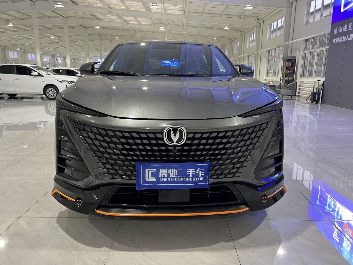 長安 UNI-T  2022款 1.5T 運(yùn)動(dòng)版 尊貴型圖片