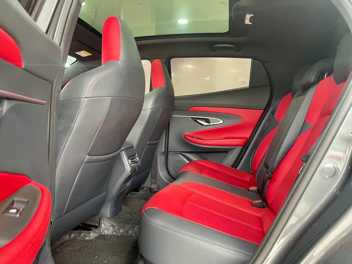 長(zhǎng)安 UNI-T  2020款 1.5T 旗艦型圖片