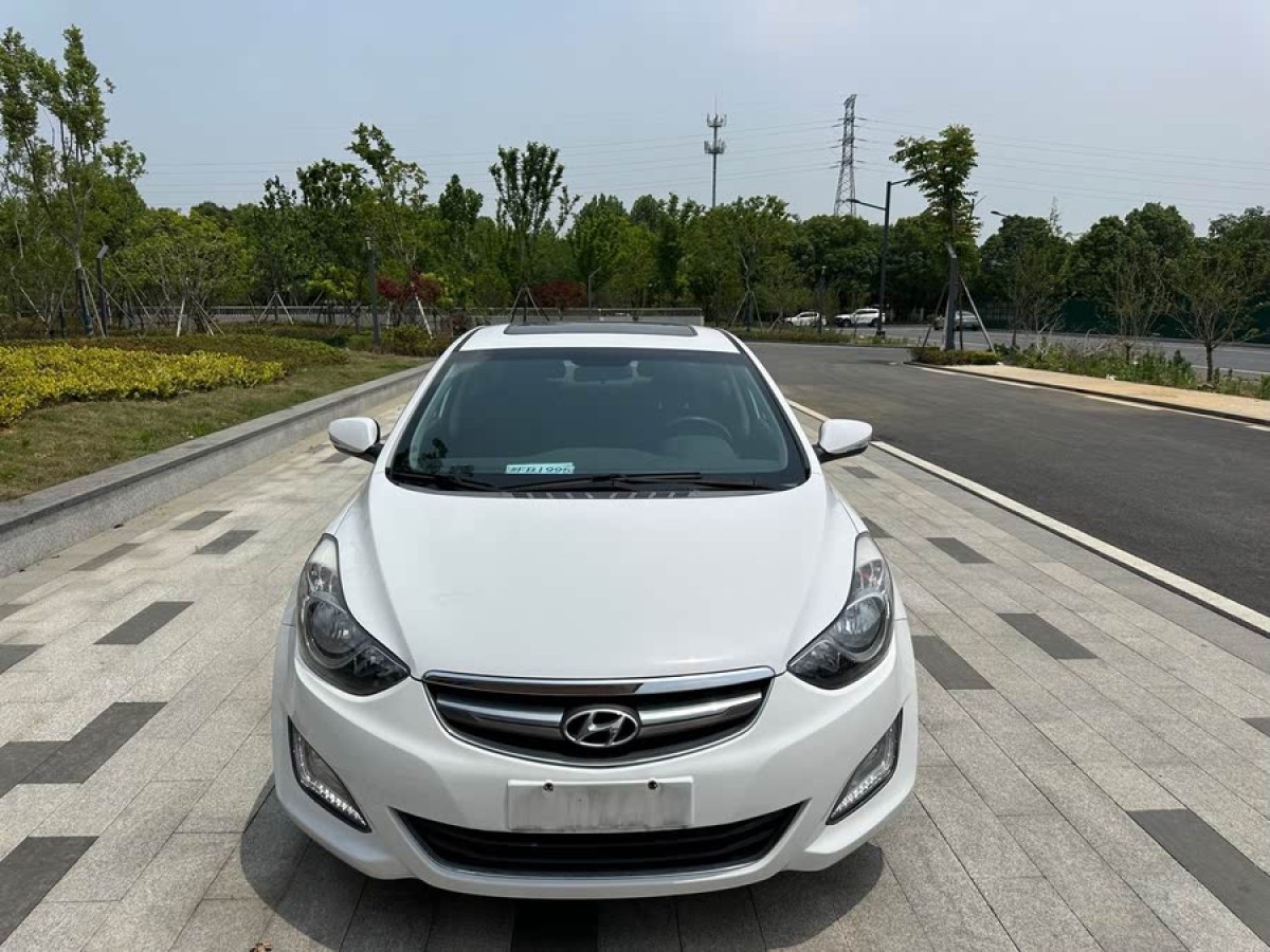 現(xiàn)代 朗動(dòng)  2015款 1.6L 自動(dòng)領(lǐng)先型圖片