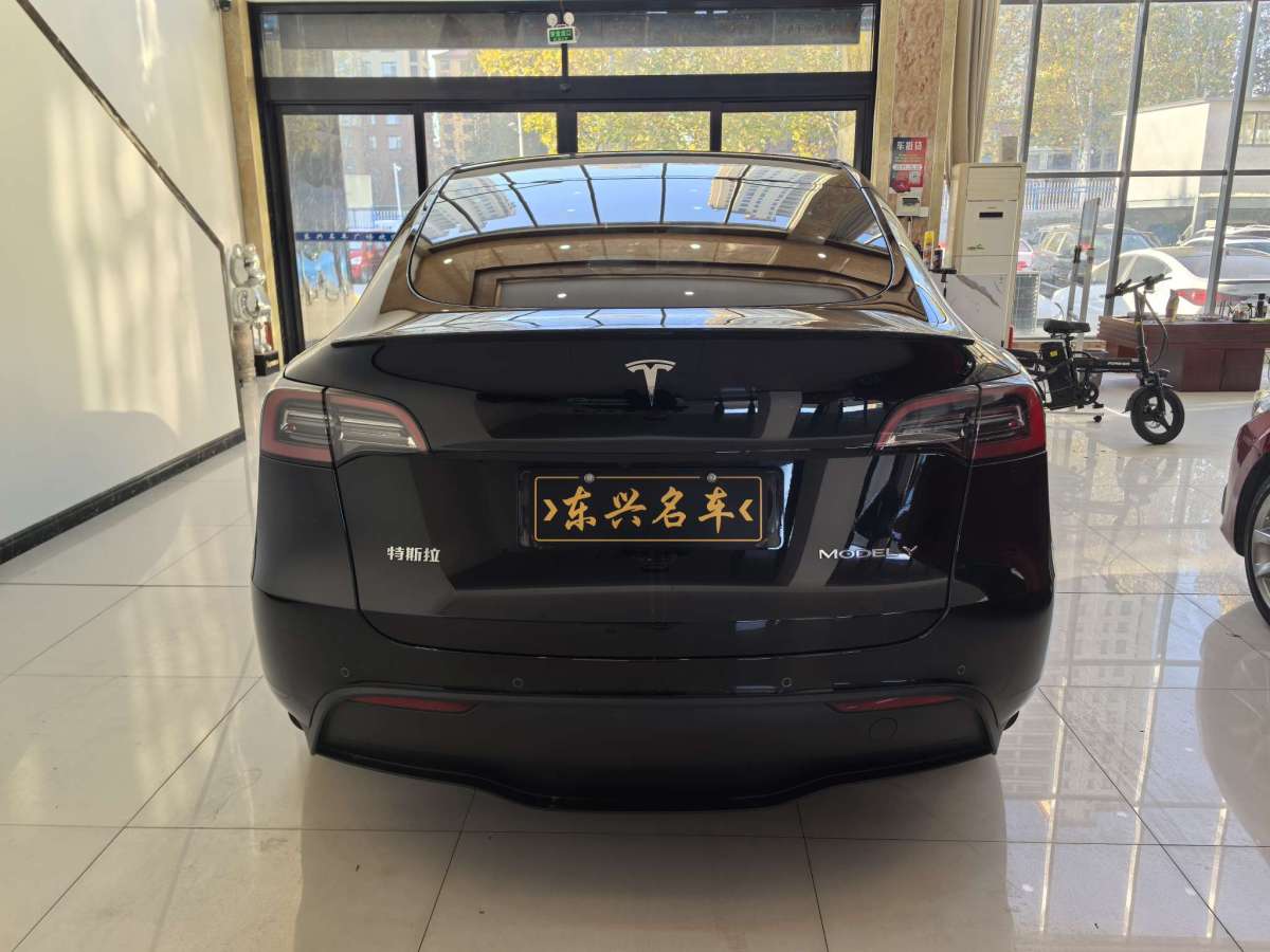 特斯拉 Model 3  2021款 改款 標(biāo)準(zhǔn)續(xù)航后驅(qū)升級版圖片