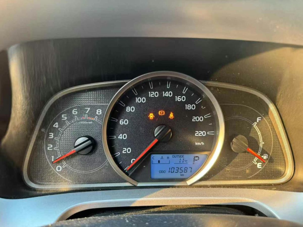 豐田 RAV4榮放  2018款 2.0L CVT兩驅(qū)風(fēng)尚X版圖片