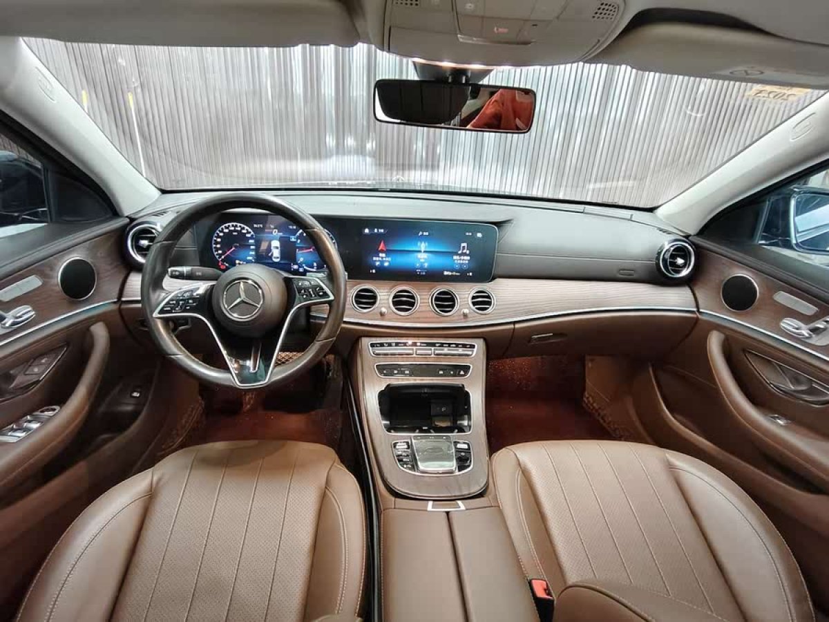 奔馳 奔馳E級  2021款 改款 E 300 L 時尚型圖片