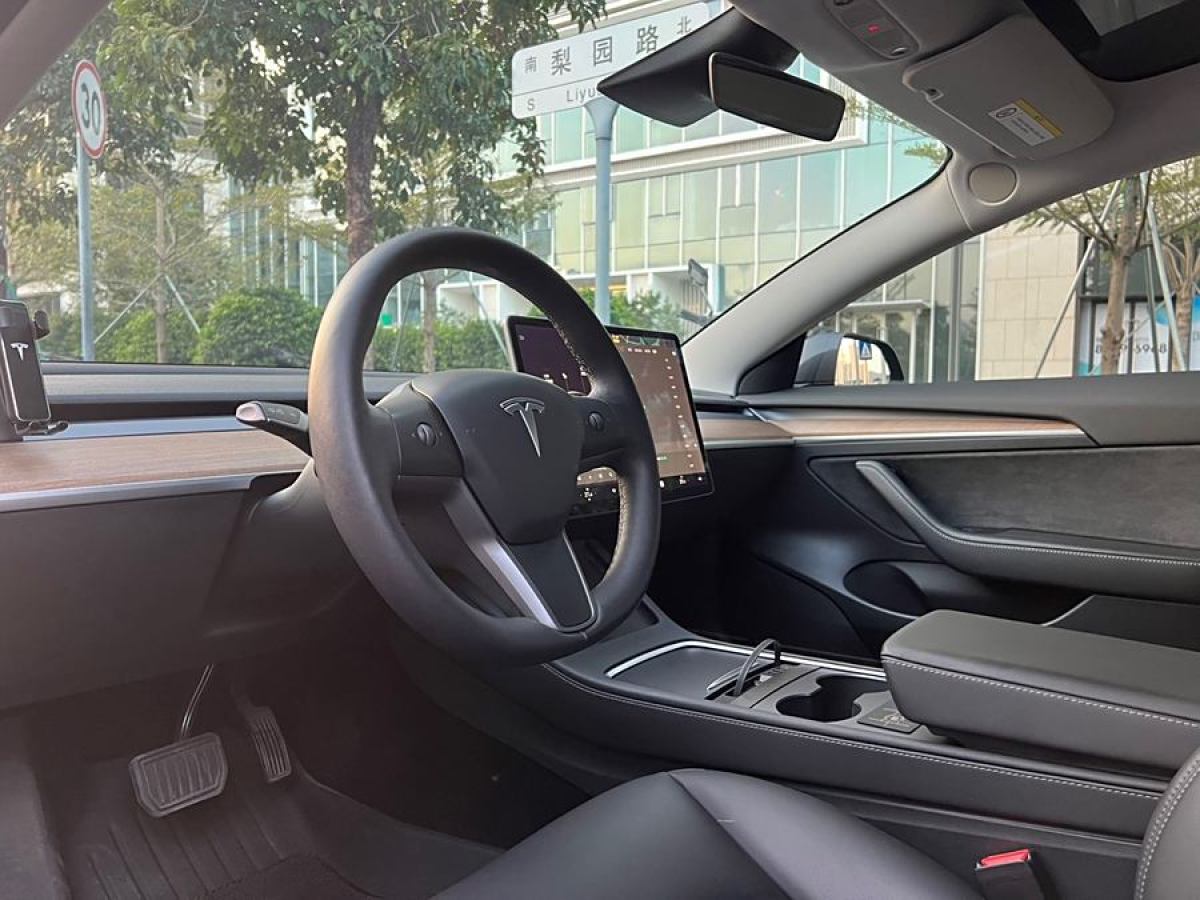 特斯拉 Model 3  2021款 改款 標準續(xù)航后驅(qū)升級版圖片