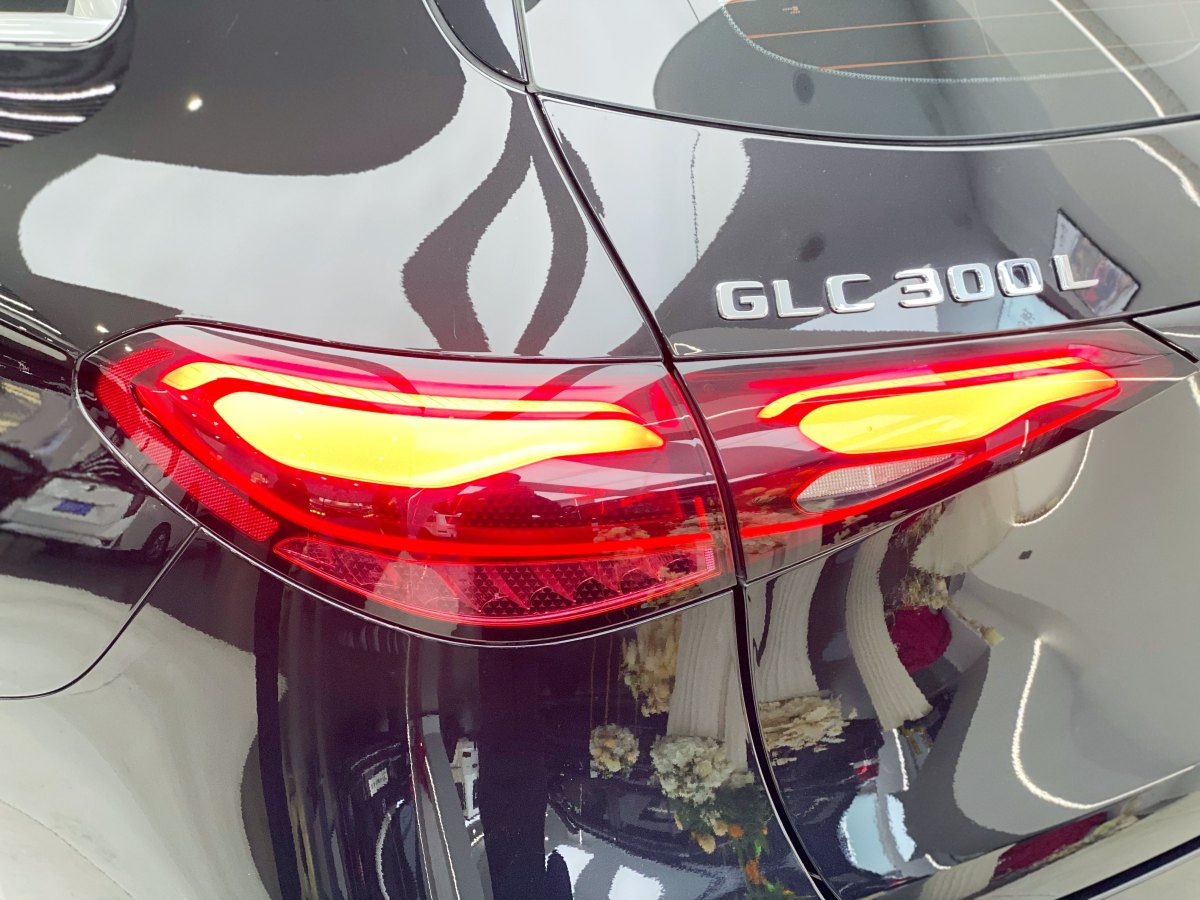 奔馳 奔馳GLC  2018款 改款 GLC 300 4MATIC 動感型圖片