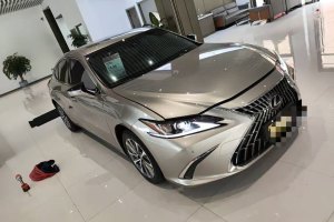 ES 雷克薩斯 200 卓越版