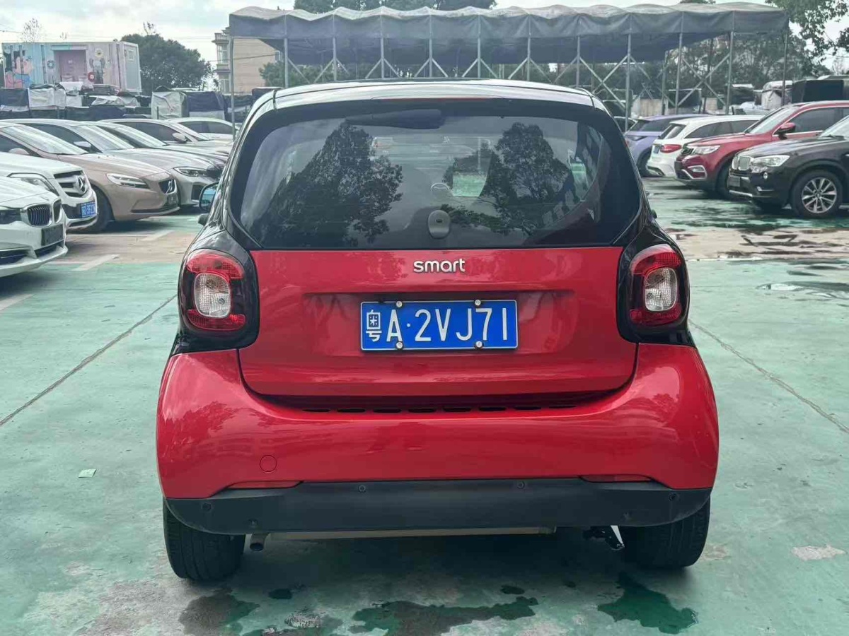 2018年7月smart fortwo  2015款 1.0L 52千瓦硬頂激情版