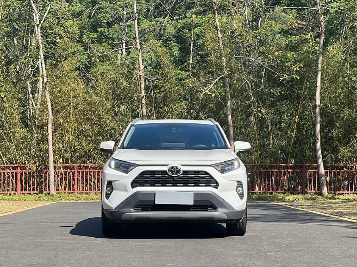 豐田 RAV4榮放  2020款 2.0L CVT兩驅(qū)風(fēng)尚版圖片