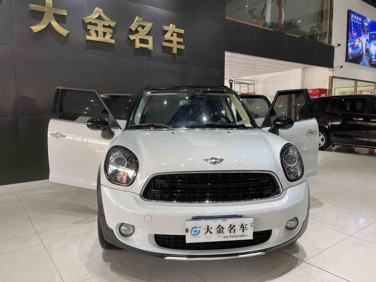 MINI COUNTRYMAN  2016款 1.6T COOPER ALL4 Fun装备控图片