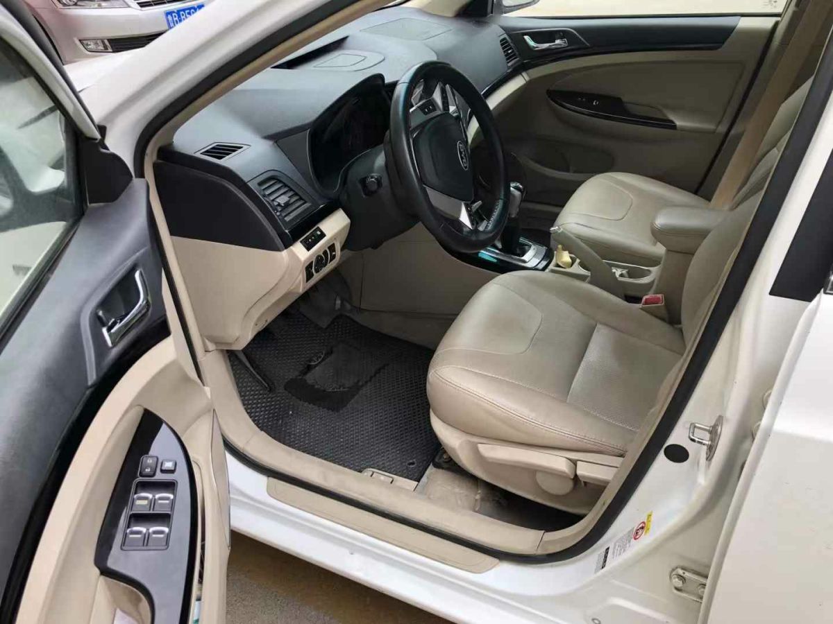 比亞迪 速銳  2013款 1.5L 手動尊貴型圖片