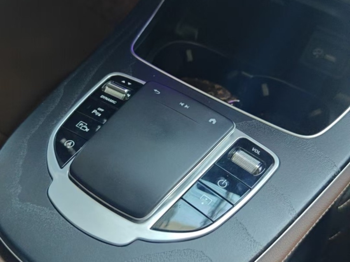 奔馳 奔馳E級  2019款 E 300 L 運動豪華型圖片